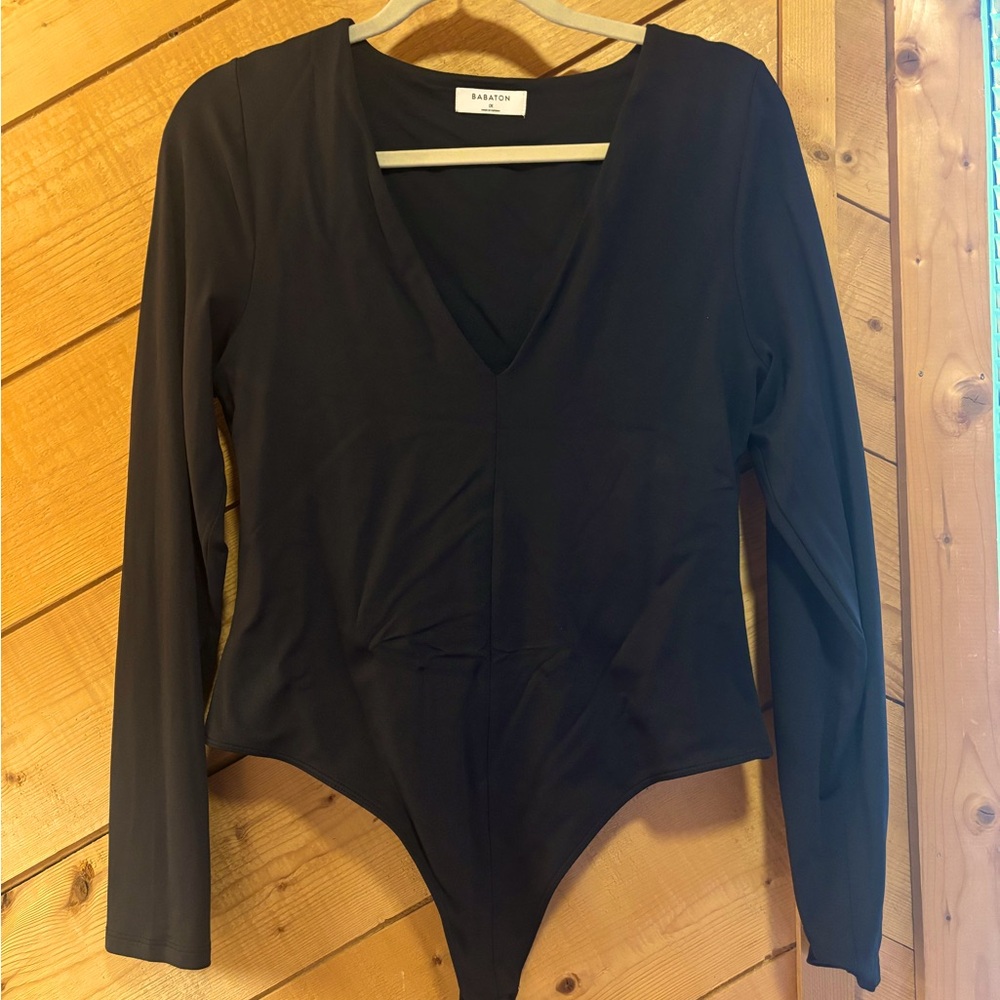 Aritzia contour v neck body suit 

Worn once size XL